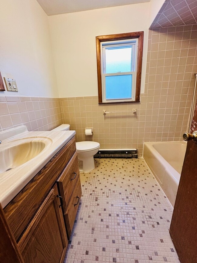 Building Photo - 126 W 25th St