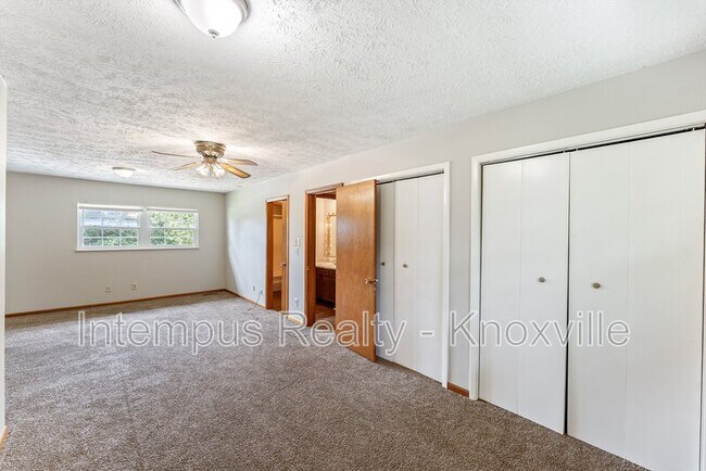Building Photo - 8738 Gleason Dr