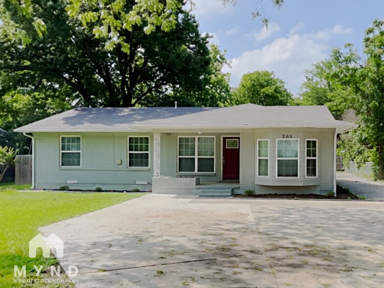 Primary Photo - 205 Olive St