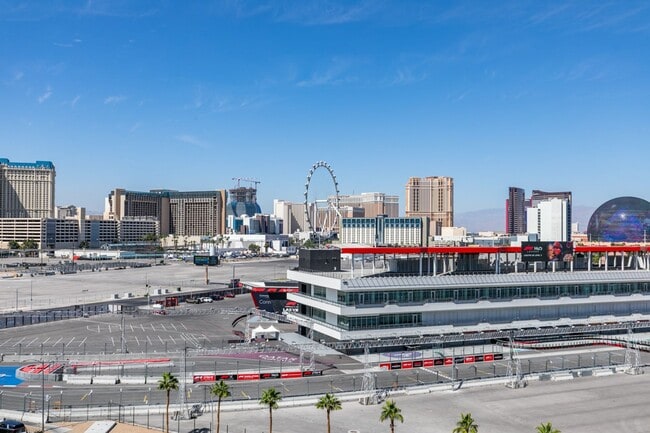 Building Photo - Elevated Penthouse Living with Private Terrace & Resort-Style Amenities * MOVE IN SPECIAL *