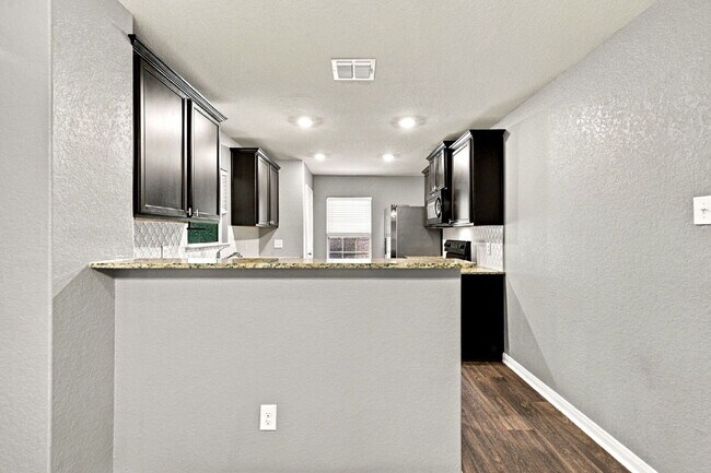 Building Photo - Spacious 4-Bedroom Home Near Lackland AFB with Private Backyard
