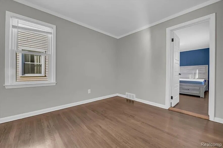 Building Photo - 266 Massoit St