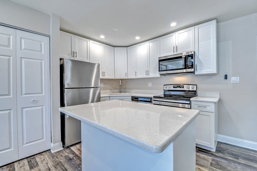 Renovated Bavarian- Kitchen - Hidden Creek