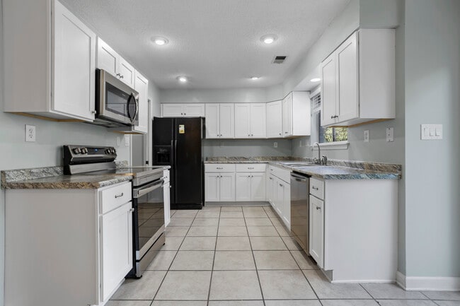 Building Photo - 9524 Pointe Aux Chenes Rd