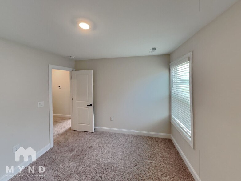 Building Photo - 158 Wembury Ln