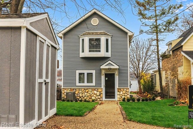 Building Photo - 121 N North Shore Dr