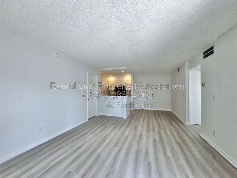 Building Photo - 150 Santa Clara Dr