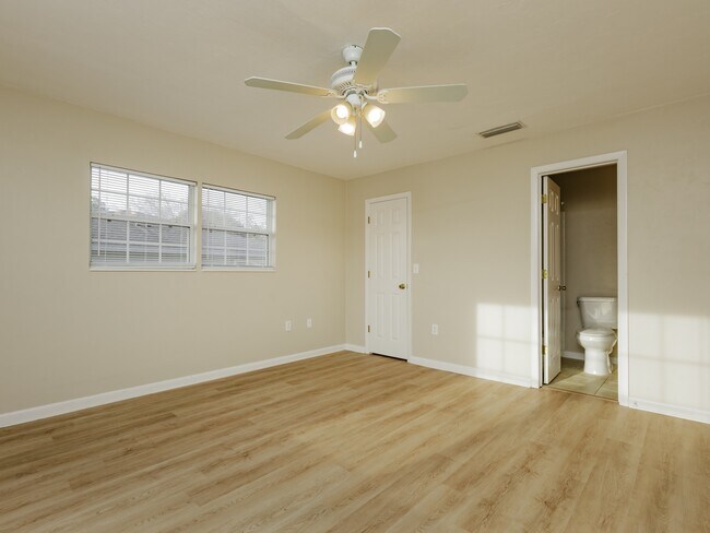 Building Photo - 6375 NW 109th Pl