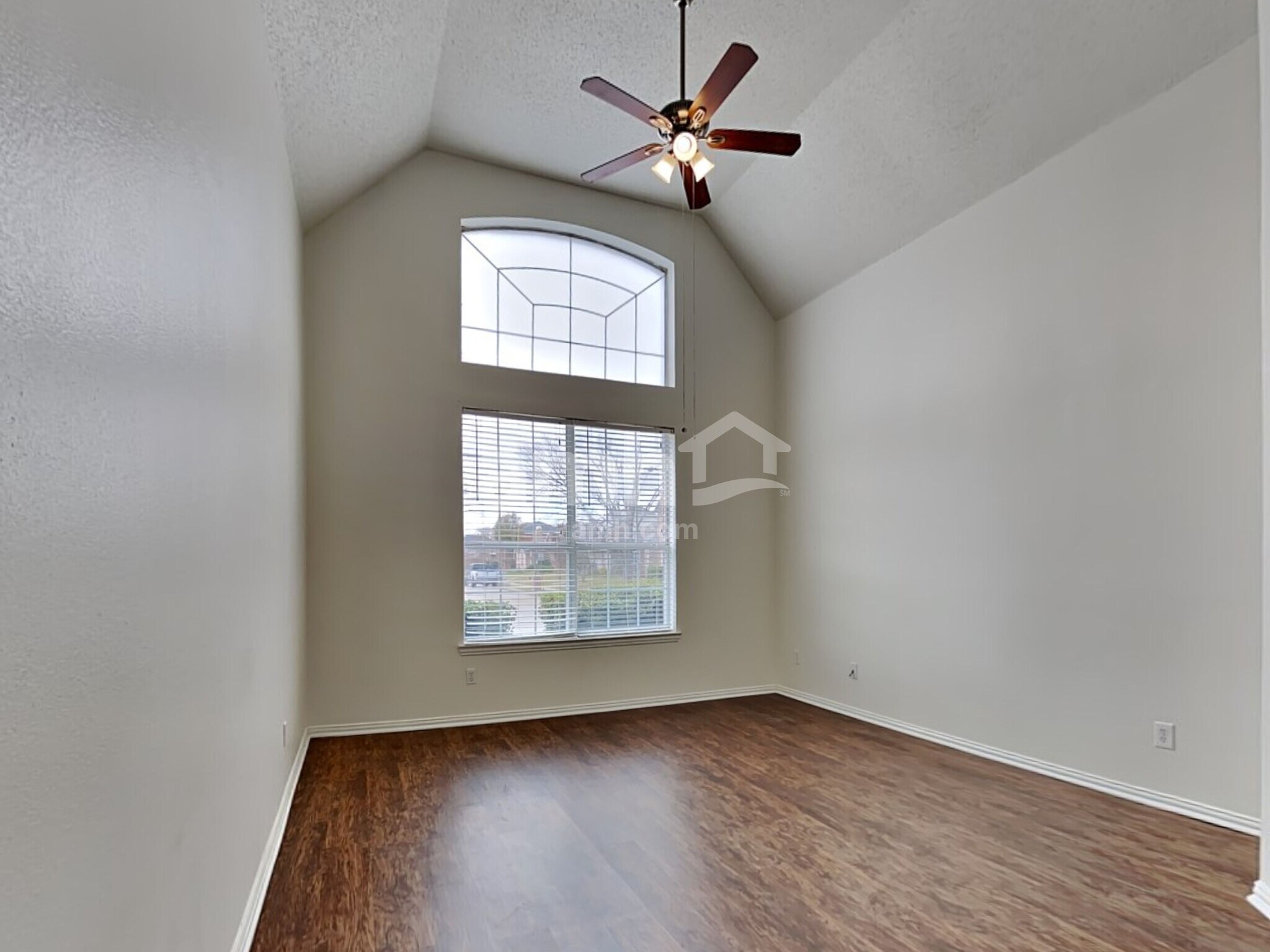 Building Photo - 2510 Valley Creek Dr