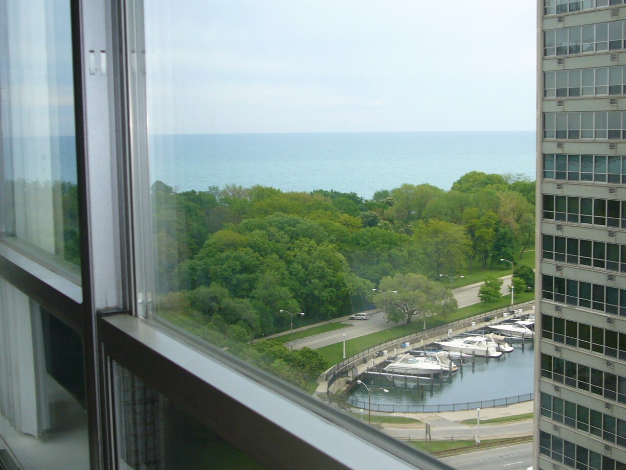 Building Photo - 3550 N Lake Shore Dr