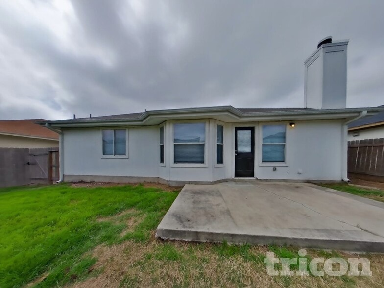 Building Photo - 4842 Dahlia Terrace