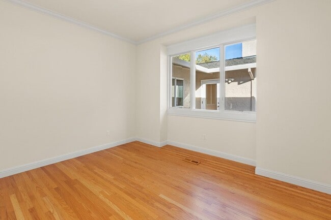 Building Photo - 27696 Vogue Ct