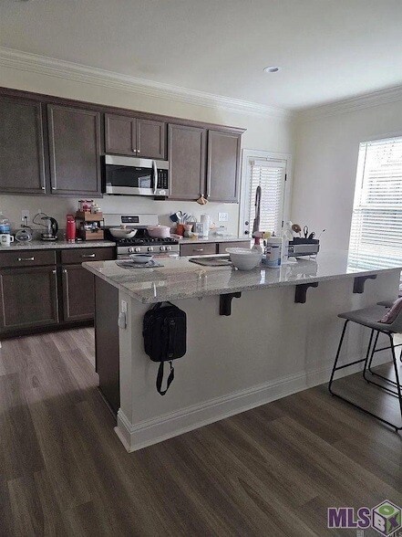 Building Photo - 7211 Kenilworth Crossing Ave