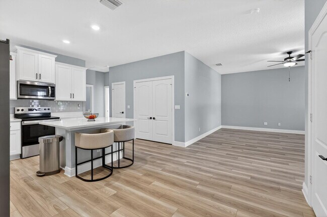 Building Photo - 1808 Gaiety Way