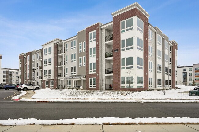 Building Photo - 4 Vanderbilt Blvd