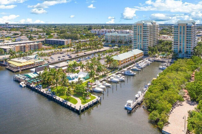 Building Photo - 700 E Boynton Beach Blvd