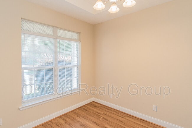 Building Photo - 14 Oakleigh Dr