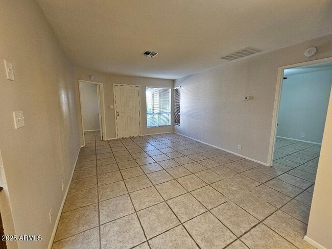 Building Photo - 312 W Yukon Dr