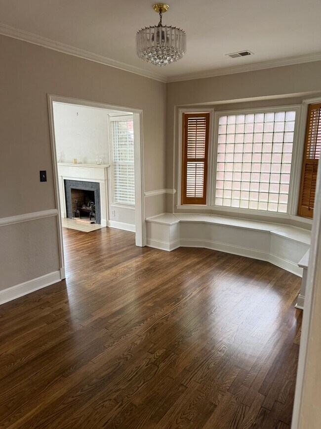 Building Photo - 3 BR/1BA | Newly Renovated Single Family Home | 1-Car Garage Parking | Patio in backyard!