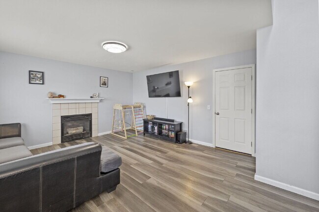 Building Photo - Spacious 4-Bedroom Home with Fenced Yard, 2-Car Garage & Scenic Views in Cheyenne Meadows