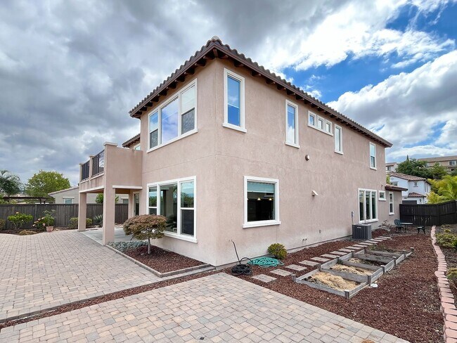 Building Photo - 5bd/3ba, 3969 sq ft Home in Gated Community in Vista!