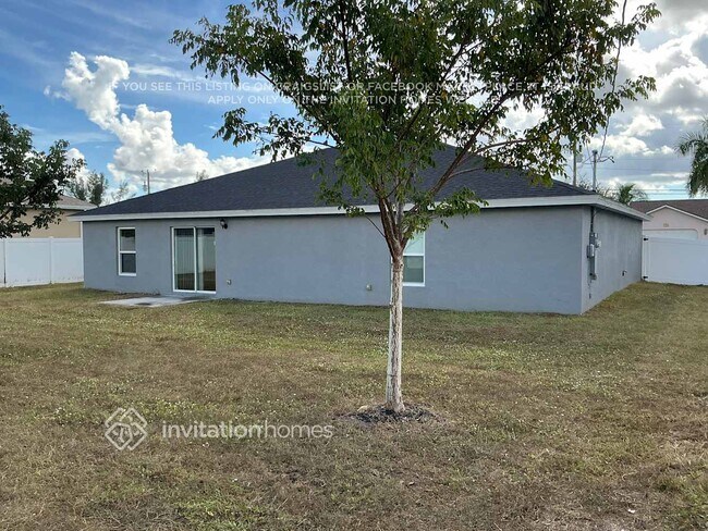 Building Photo - 121 SE 16th Terrace