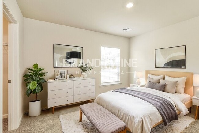 Building Photo - 641 Patmore Dr