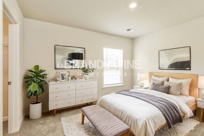 Building Photo - 784 Patmore Dr