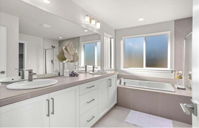 Building Photo - 13911 SW 172nd Ave