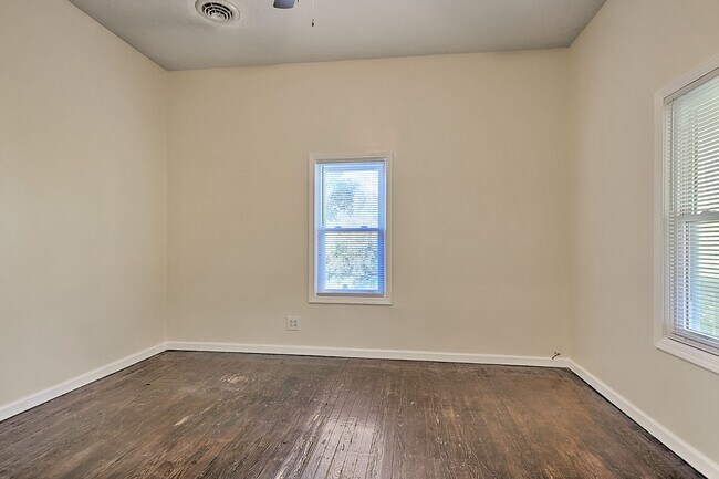Building Photo - 875 S Pickens Bridge Rd