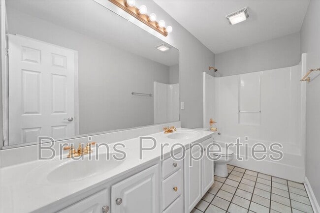 Building Photo - 1520 Birkdale Ct