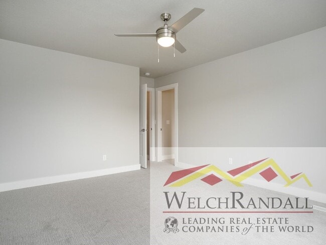 Building Photo - 3 Bed 2.5 Bath Beautiful Townhome in West ...