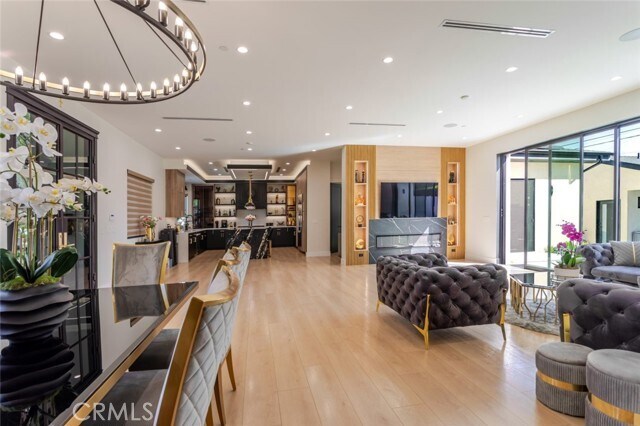 Building Photo - 7714 Lasaine Ave