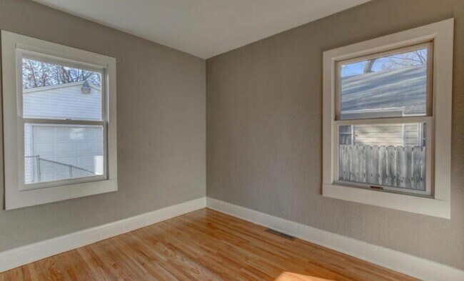 Building Photo - Single Family Home for Rent