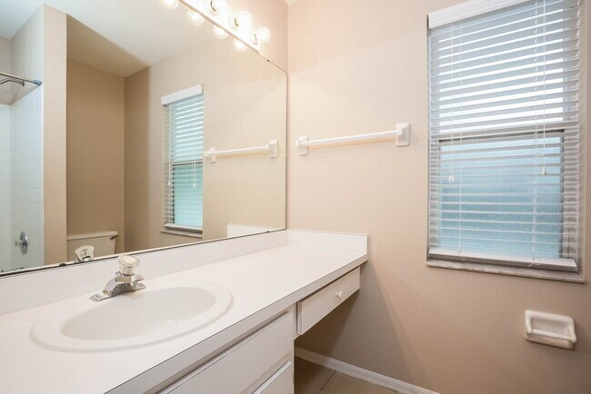 Building Photo - 4020 Windell Pl