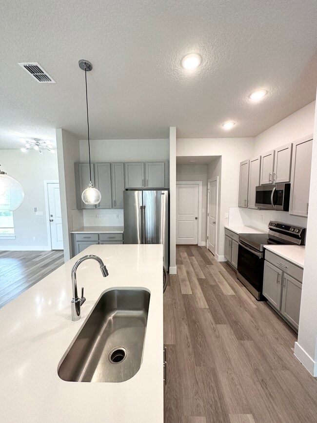 Building Photo - 6 Slate Wood Ct