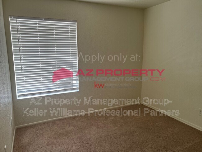 Building Photo - 6033 W Golden Ln