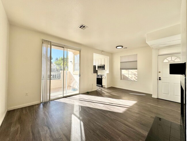 Building Photo - Beautiful 2Bd/2Ba Condo Located in Mira Mesa!