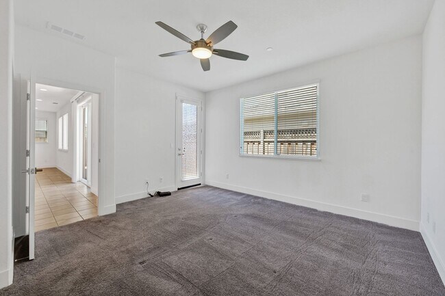 Building Photo - Stunning 4 Bedrooms 3.5 Bathrooms Two Story Home Located Short Distance of Sonoma State Universit...