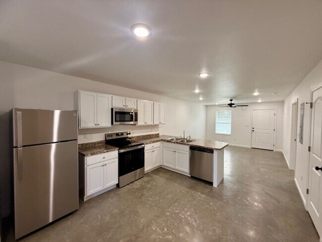 Building Photo - 2532 Hurricane Lake Rd