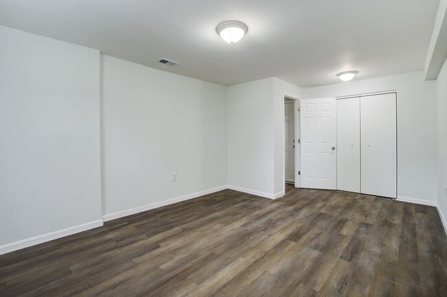 Building Photo - 2325 Elegans Dr