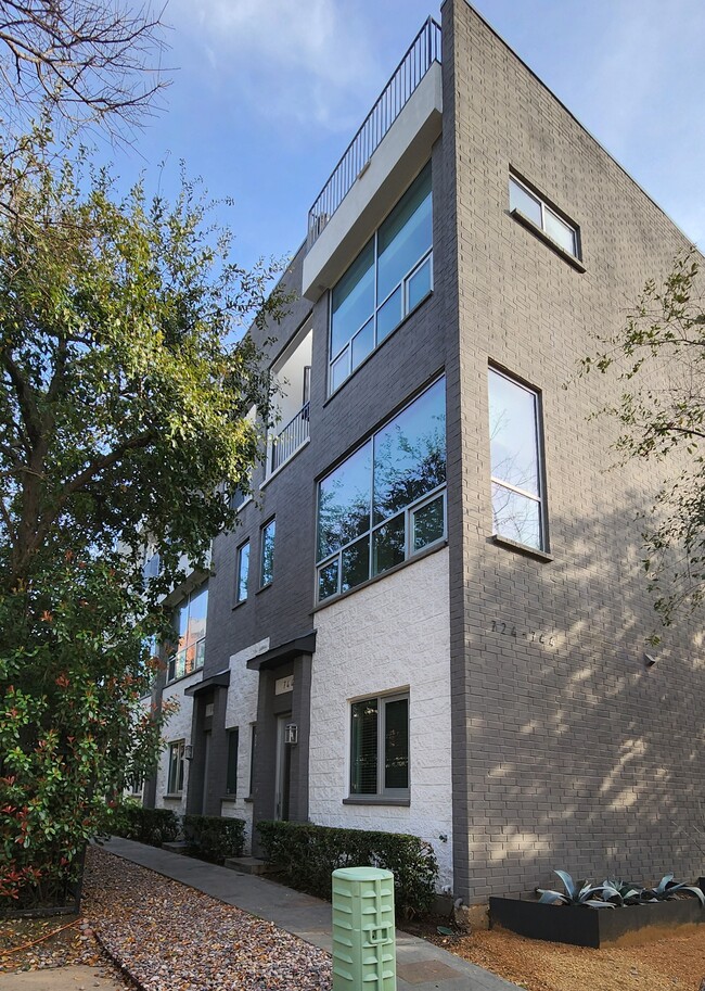 Building Photo - 744 Cannen John Ln