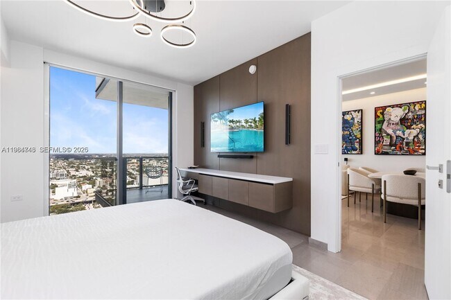 Building Photo - 88 SW 7th St