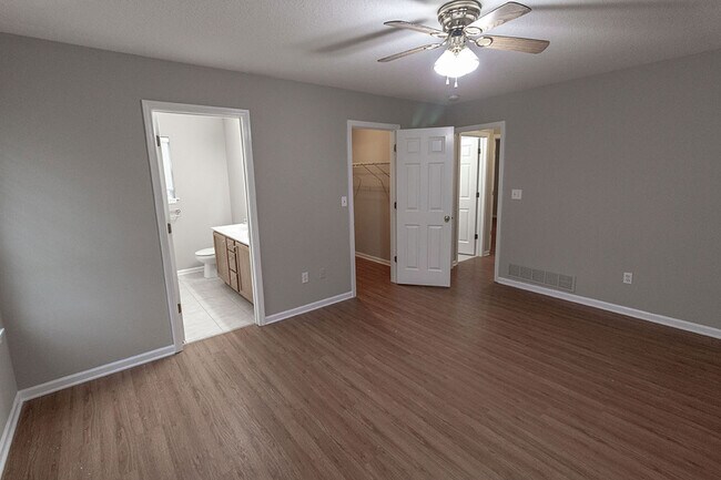 Building Photo - 4700 Fenimore Dr
