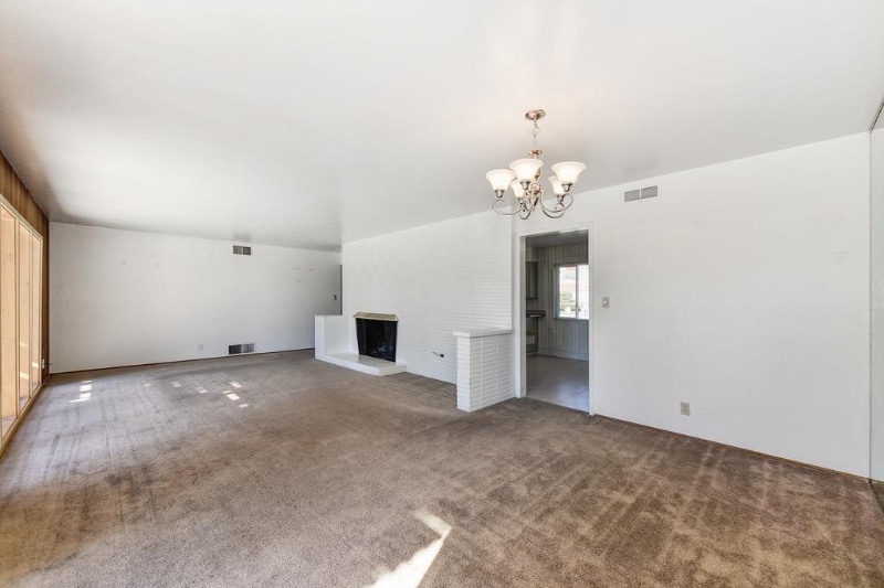 Building Photo - 1302 Frances Dr