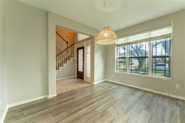 Building Photo - 311 Saunter Dr