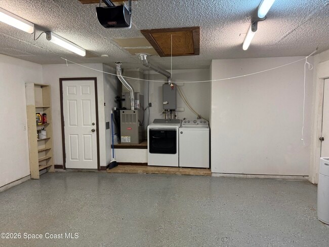 Building Photo - 472 Newfound Harbor Dr