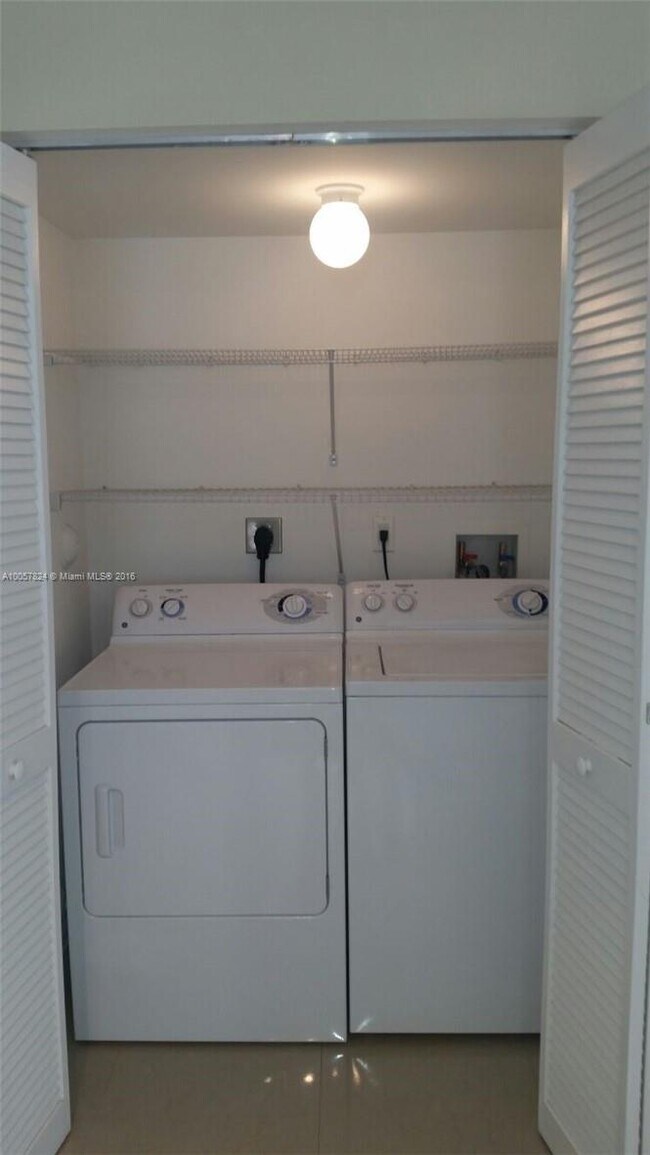 Building Photo - 18429 NE 28th Ave