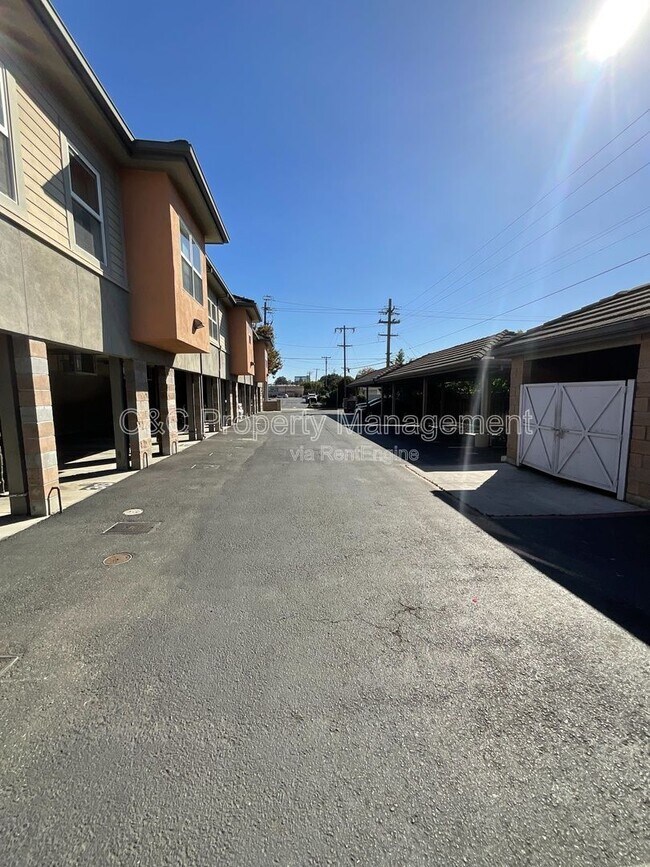 Building Photo - 1421 N First St