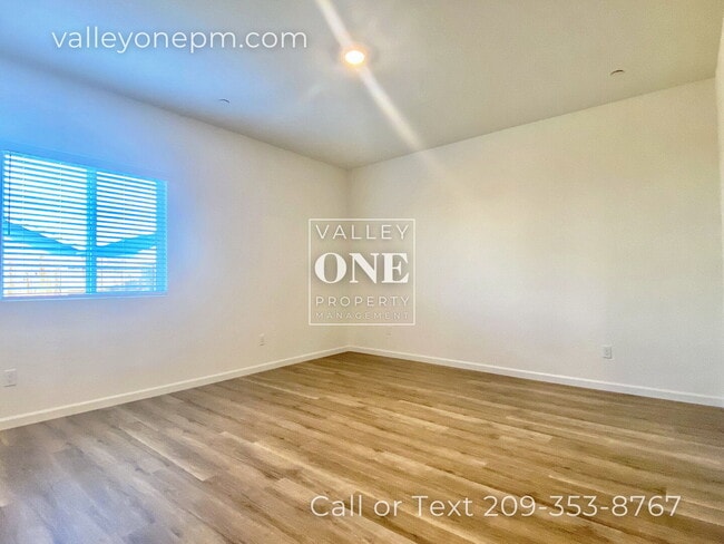 Building Photo - 936 Tipton Ln